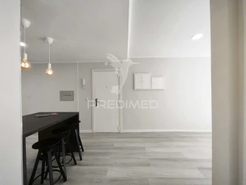Apartamento T2 para Venda em Benfica