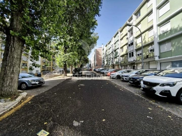 Apartamento T2 para Venda em Benfica