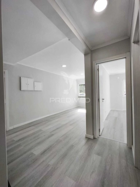 Apartamento T2 para Venda em Benfica