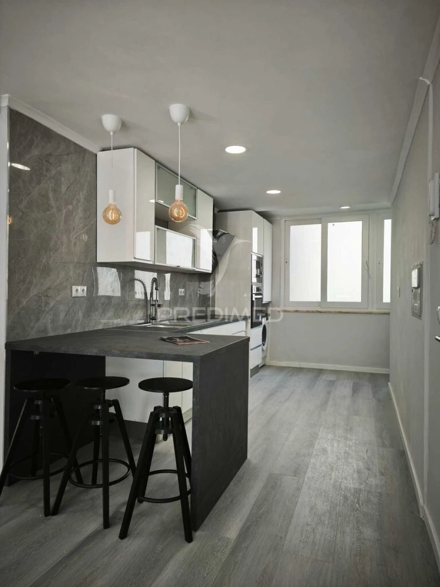 Apartamento T2 para Venda em Benfica Foto 18