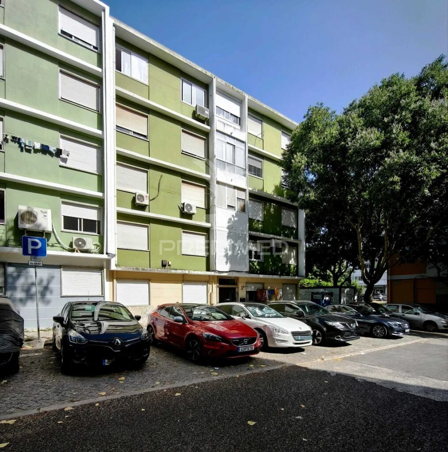 Apartamento T2 para Venda em Benfica Foto 8
