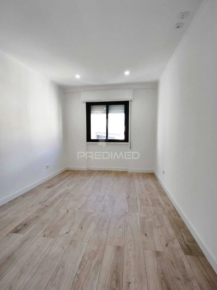 Apartamento T2 para Venda em Odivelas Foto 7