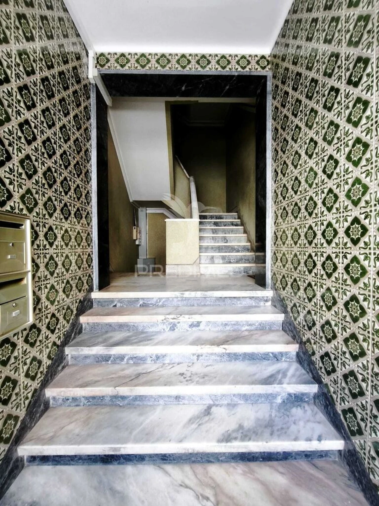 Apartamento T2 para Venda em Odivelas Foto 2