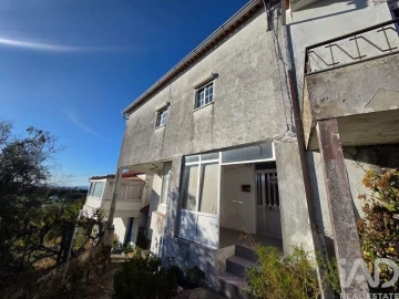 Moradia T3 para Venda em Oliveira do Hospital e São Paio de Gramaços
