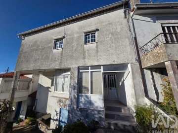 Moradia T3 para Venda em Oliveira do Hospital e São Paio de Gramaços