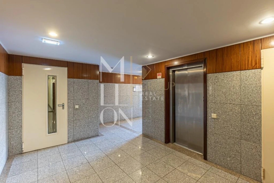 Apartamento T3 para Venda em São Felix da Marinha Foto 2