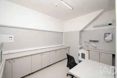 Armazém para Arrendamento em Marinha Grande