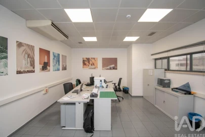 Armazém para Arrendamento em Marinha Grande