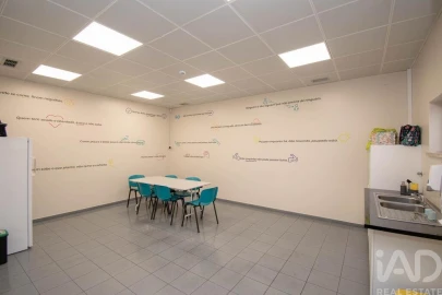 Armazém para Arrendamento em Marinha Grande