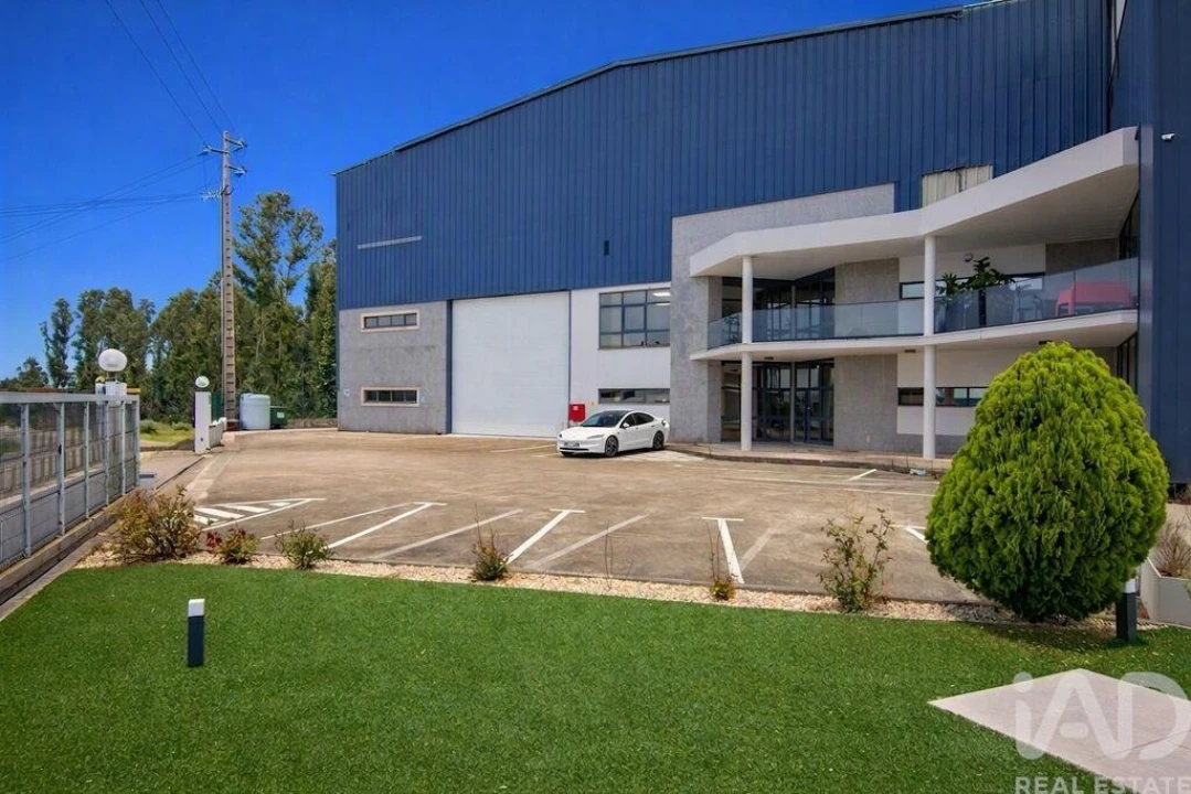 Armazém para Arrendamento em Marinha Grande Foto 1