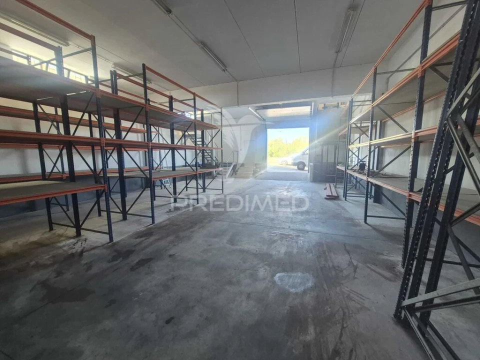 Armazém para Arrendamento em Santa Maria e São Miguel, São Martinho, São Pedro Penaferrim Foto 2