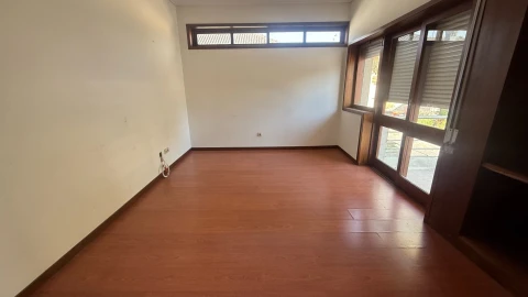 Escritório para Arrendamento em Oliveira, São Paio e São Sebastião