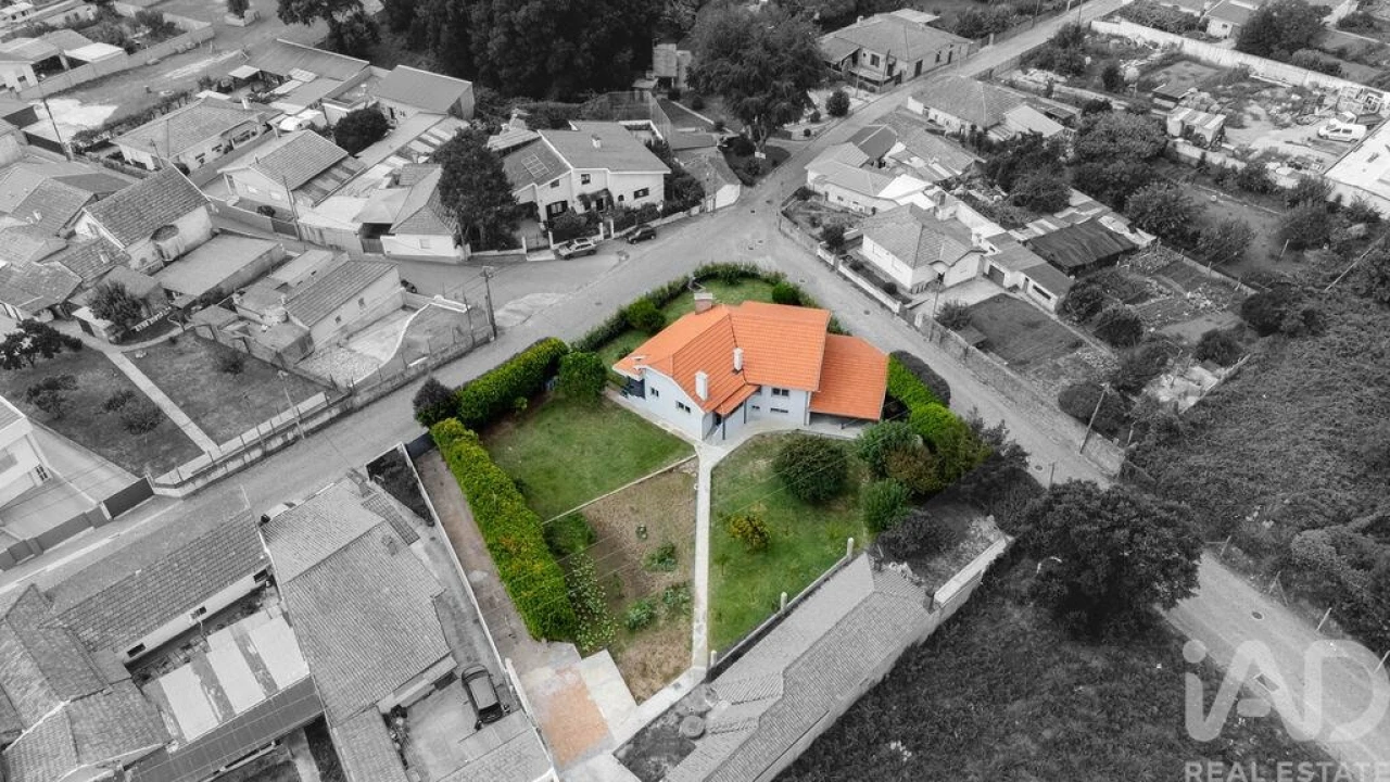 Moradia T3 para Venda em Serzedo e Perosinho Foto 1
