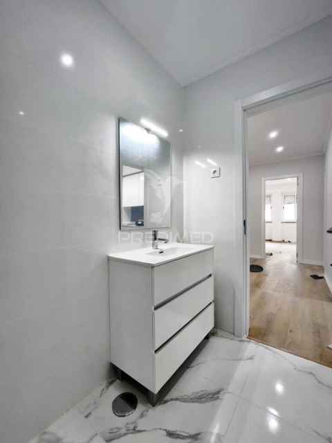 Apartamento T3 para Venda em Venteira