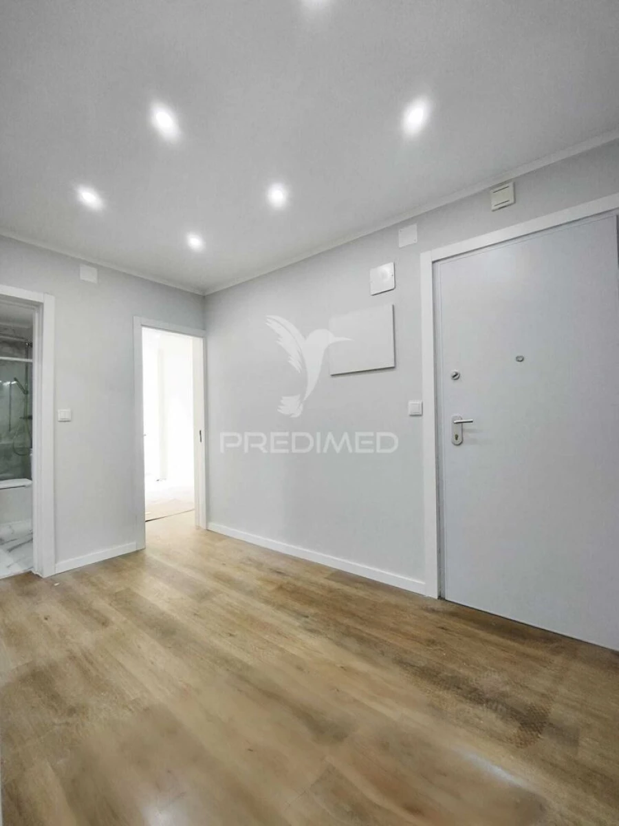 Apartamento T3 para Venda em Venteira Foto 9
