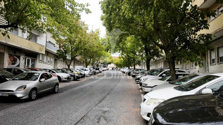 Apartamento T3 para Venda em Venteira