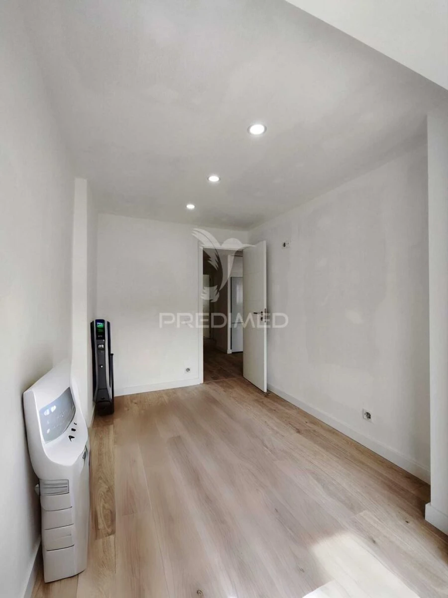 Apartamento T2 para Venda em Odivelas Foto 9