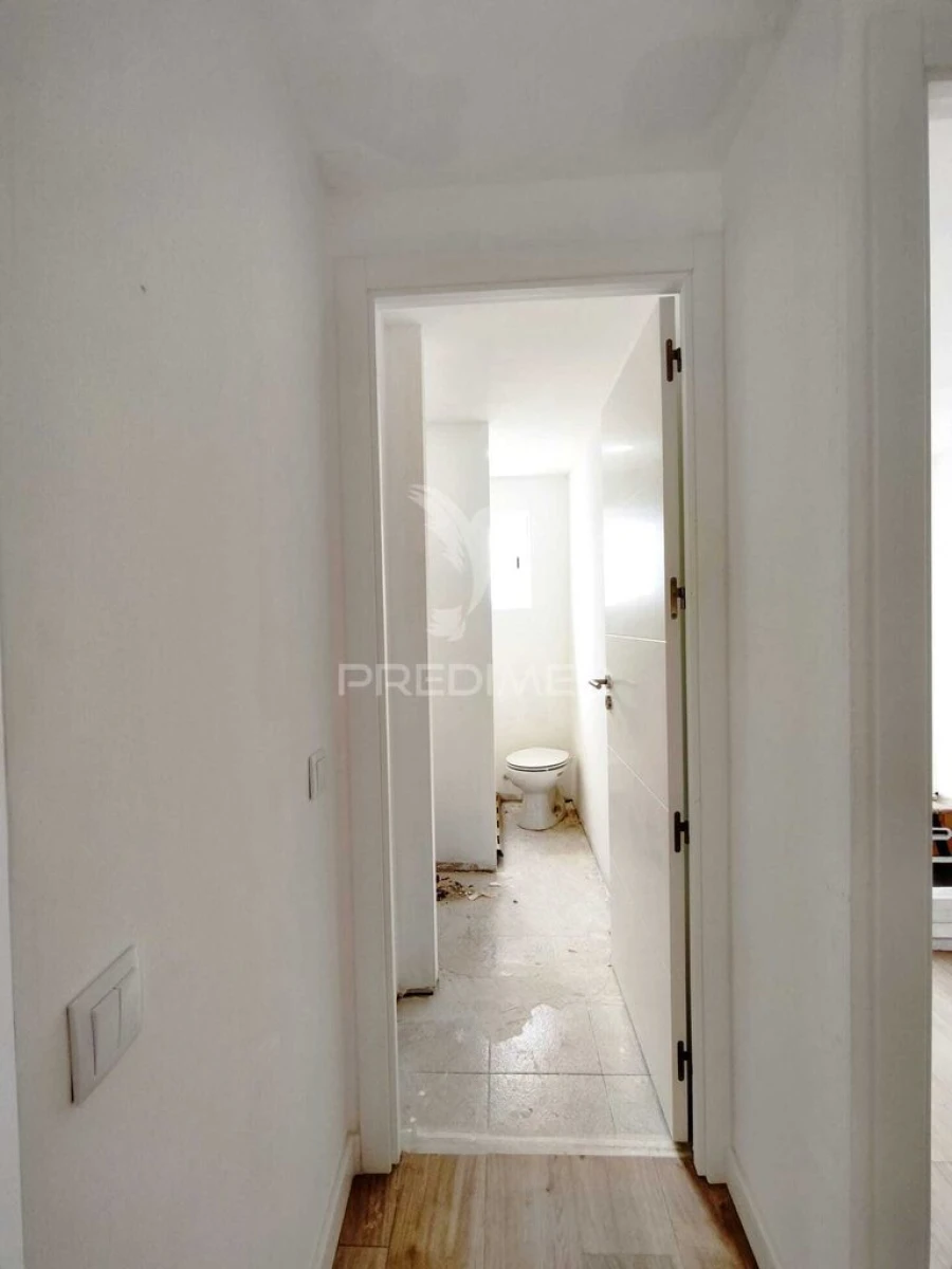 Apartamento T2 para Venda em Odivelas Foto 7
