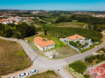 Moradia T4 para Venda em Vermelha