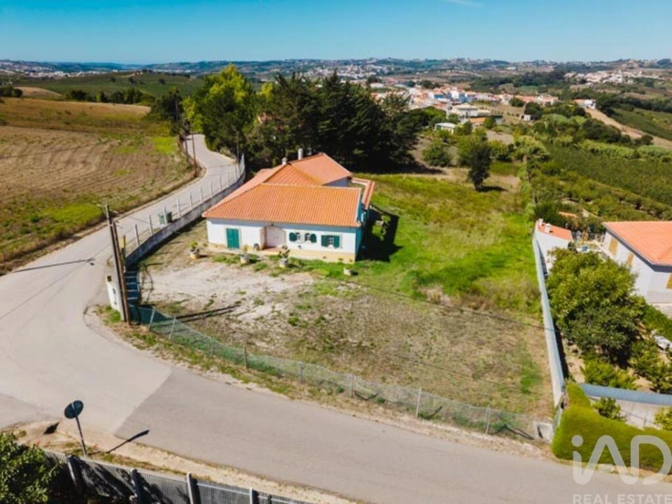Moradia T4 para Venda em Vermelha Foto 3