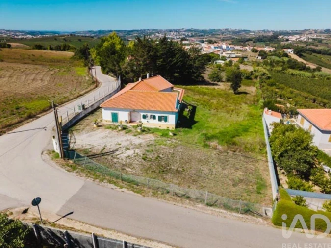 Moradia T4 para Venda em Vermelha Foto 3