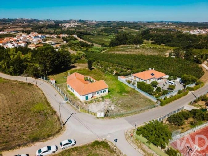Moradia T4 para Venda em Vermelha Foto 6
