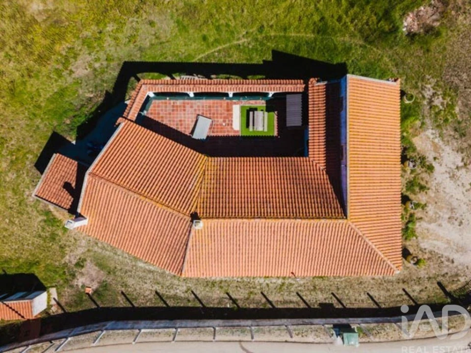 Moradia T4 para Venda em Vermelha Foto 2