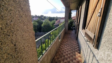 Moradia T2 para Venda em Vila Cortes da Serra