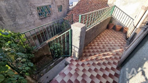Moradia T2 para Venda em Vila Cortes da Serra