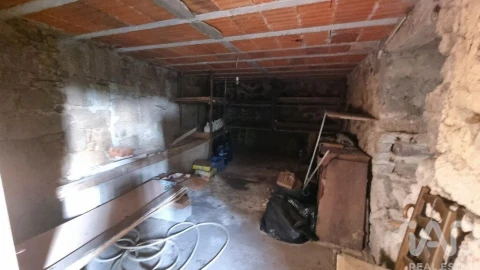 Moradia T2 para Venda em Vila Cortes da Serra