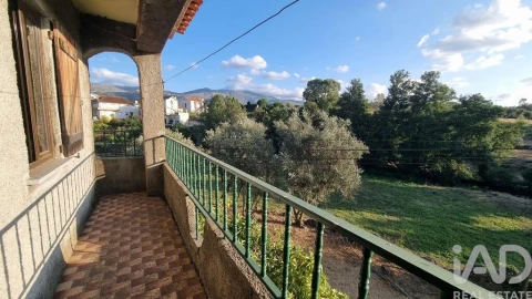 Moradia T2 para Venda em Vila Cortes da Serra