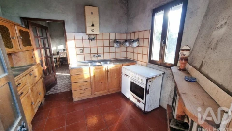 Moradia T2 para Venda em Vila Cortes da Serra
