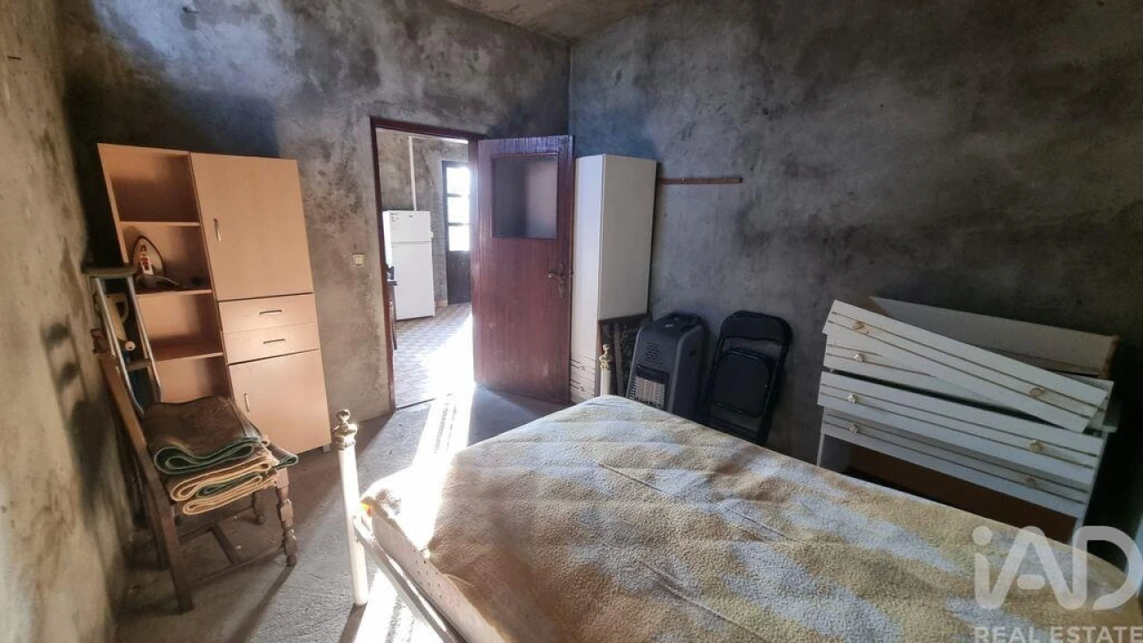 Moradia T2 para Venda em Vila Cortes da Serra Foto 22