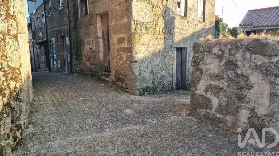 Moradia T2 para Venda em Vila Cortes da Serra Foto 31