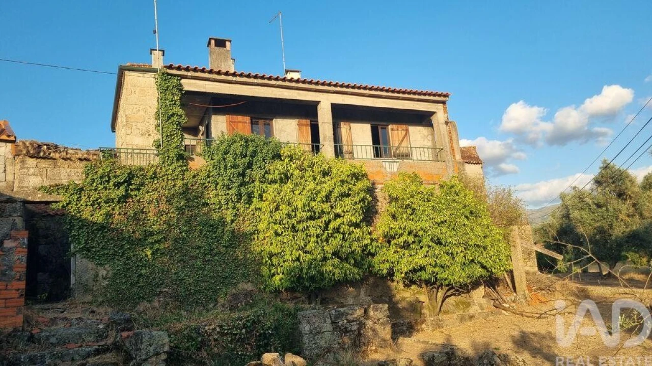 Moradia T2 para Venda em Vila Cortes da Serra Foto 1