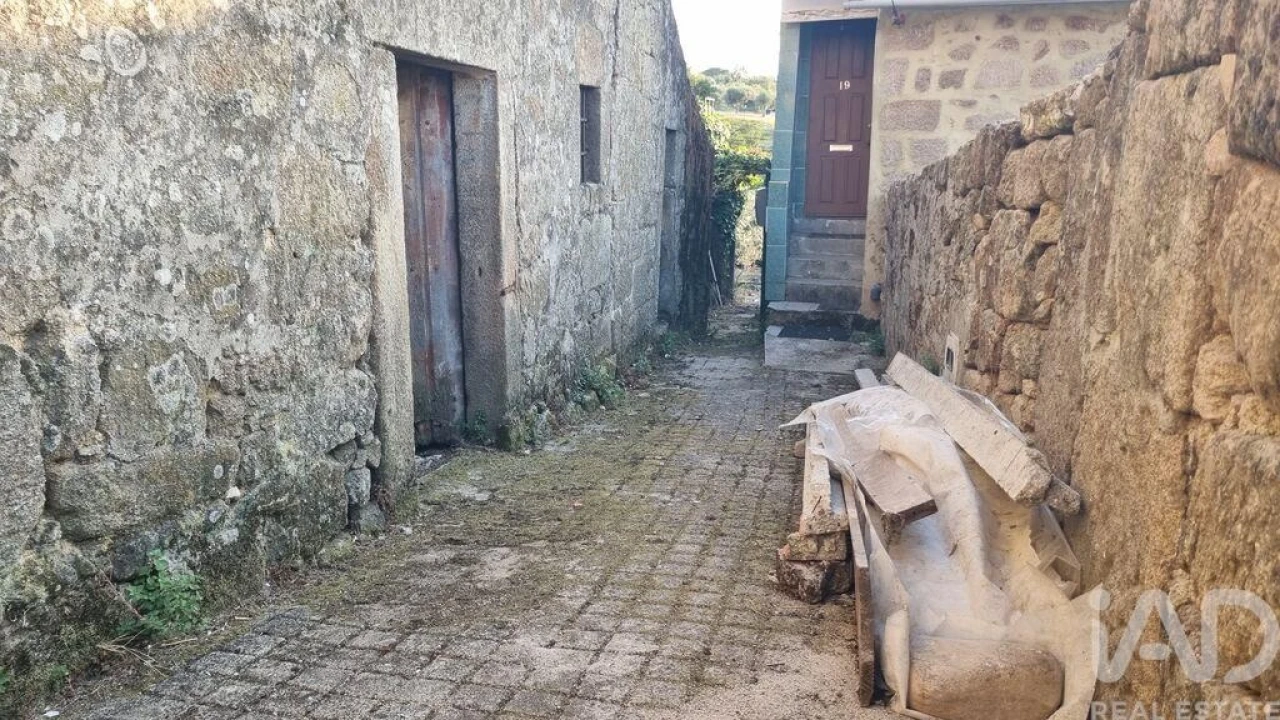 Moradia T2 para Venda em Vila Cortes da Serra Foto 32