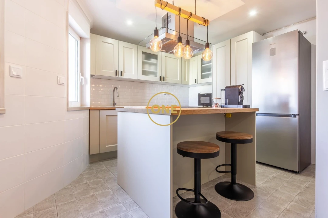 Apartamento T2 para Venda em Corroios Foto 9