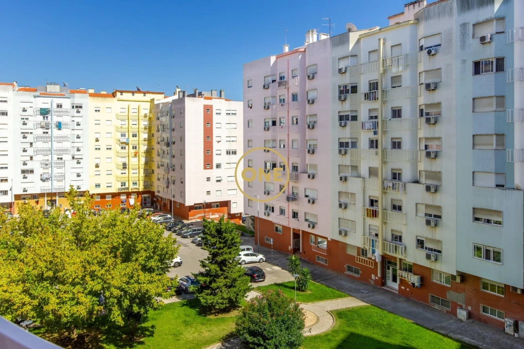 Apartamento T2 para Venda em Corroios Foto 22