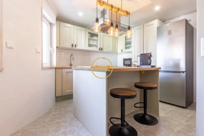 Apartamento T2 para Venda em Corroios