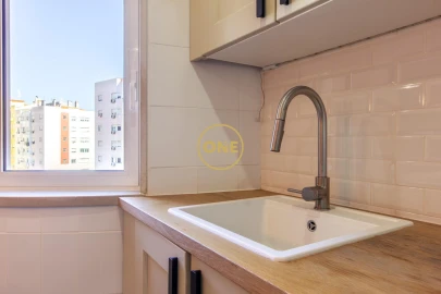 Apartamento T2 para Venda em Corroios