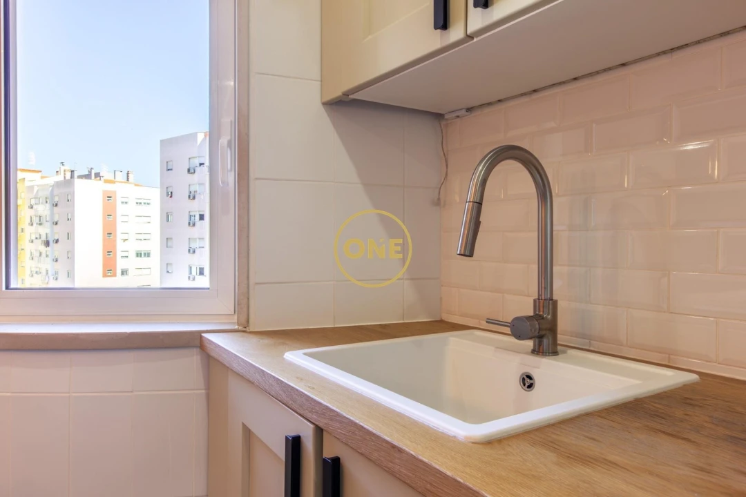 Apartamento T2 para Venda em Corroios Foto 12