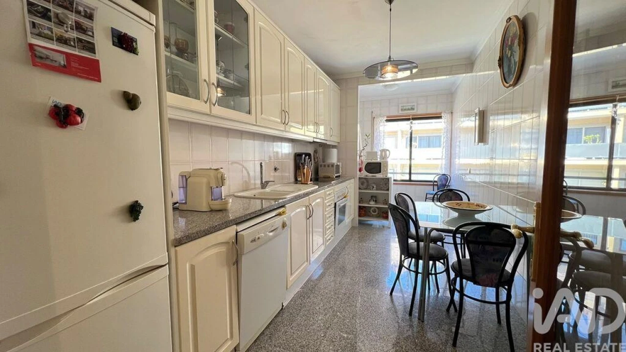 Apartamento T1 para Venda em São Felix da Marinha Foto 4