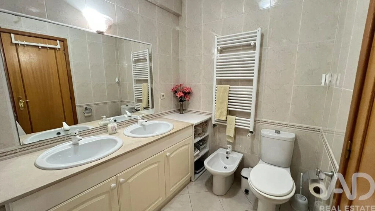 Apartamento T1 para Venda em São Felix da Marinha Foto 9