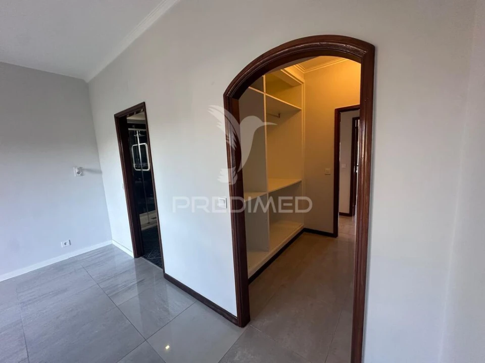 Apartamento T3 para Venda em Paços de Brandão Foto 11