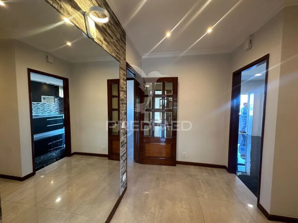 Apartamento T3 para Venda em Paços de Brandão Foto 3