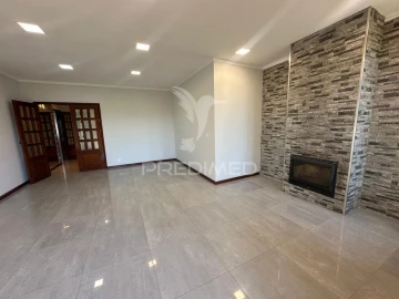 Apartamento T3 para Venda em Paços de Brandão