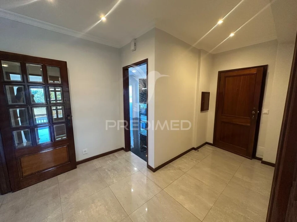 Apartamento T3 para Venda em Paços de Brandão Foto 4