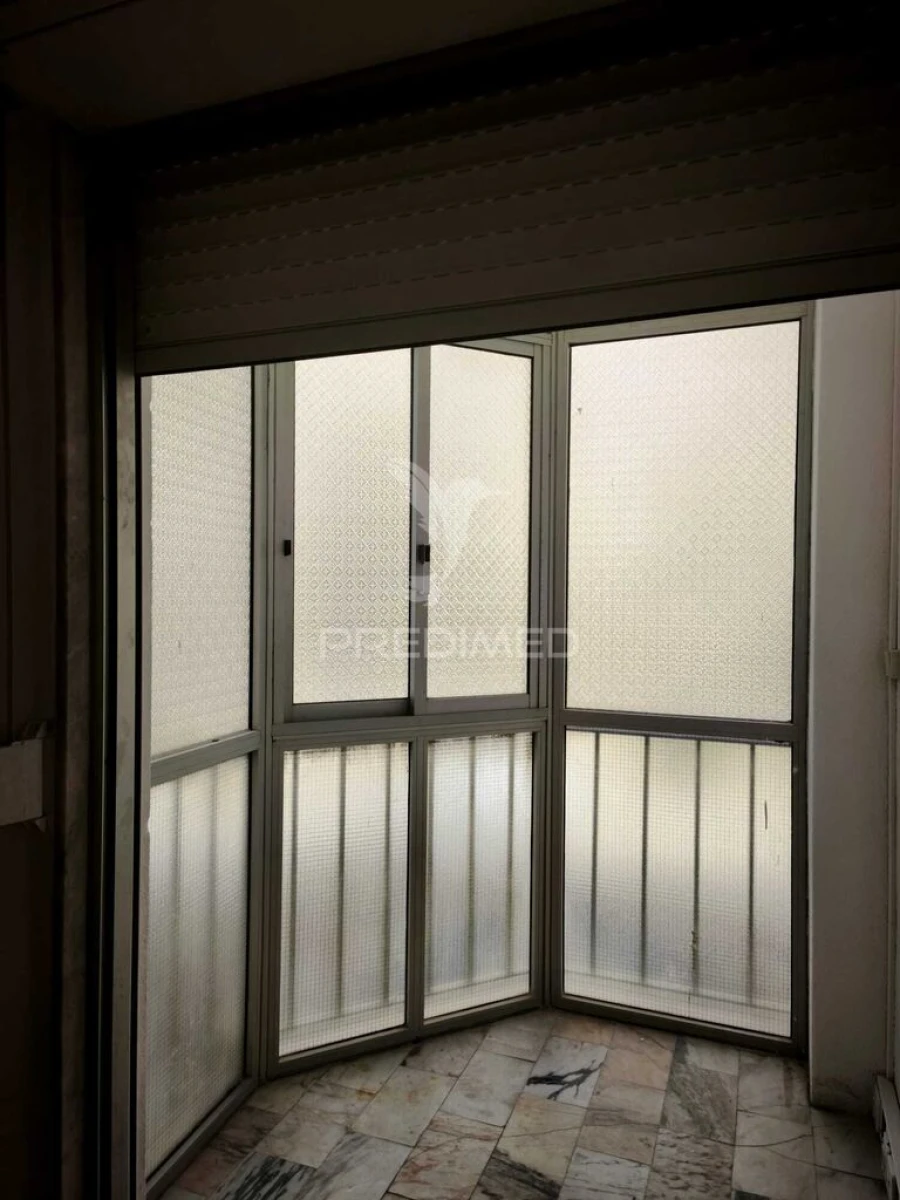 Apartamento T2 para Venda em Algueirão-Mem Martins Foto 6