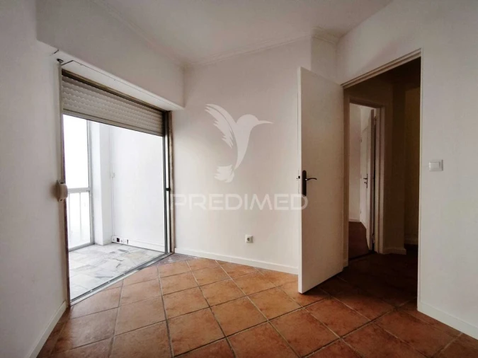 Apartamento T2 para Venda em Algueirão-Mem Martins Foto 3