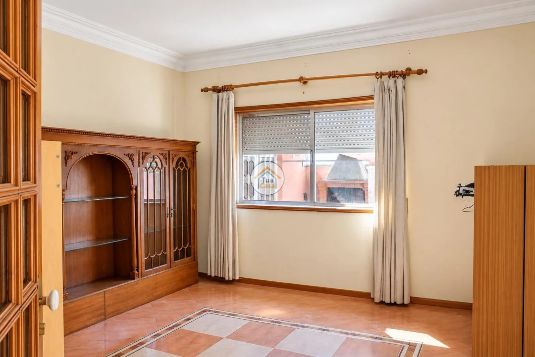 Moradia T5 para Venda em Guilhabreu Foto 11